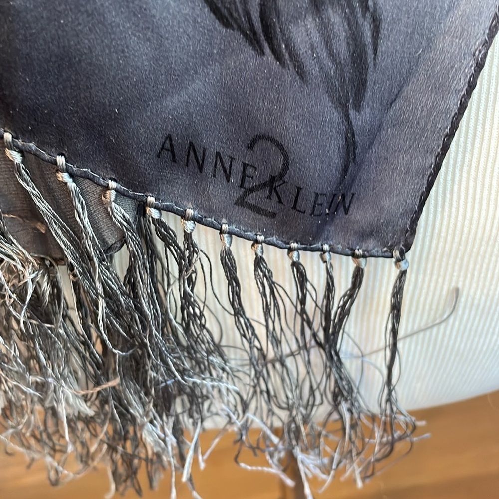 Anne Klein 2 100% silk floral scarf - Picture 6 of 6